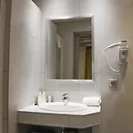 Отель De La Couronne
