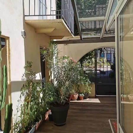 De La Couronne Hotel 2*