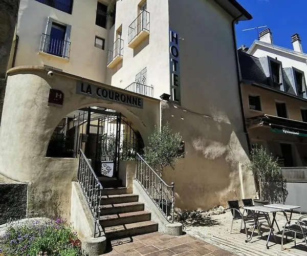 Hotel De La Couronne 2*