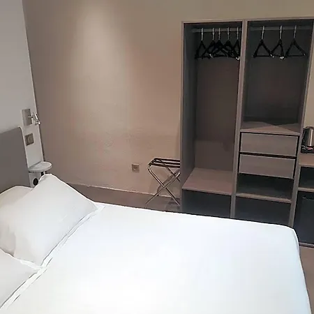 Hotell De La Couronne 2*