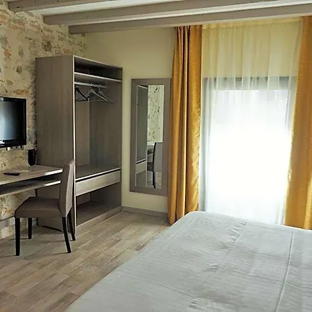 Hotel De La Couronne